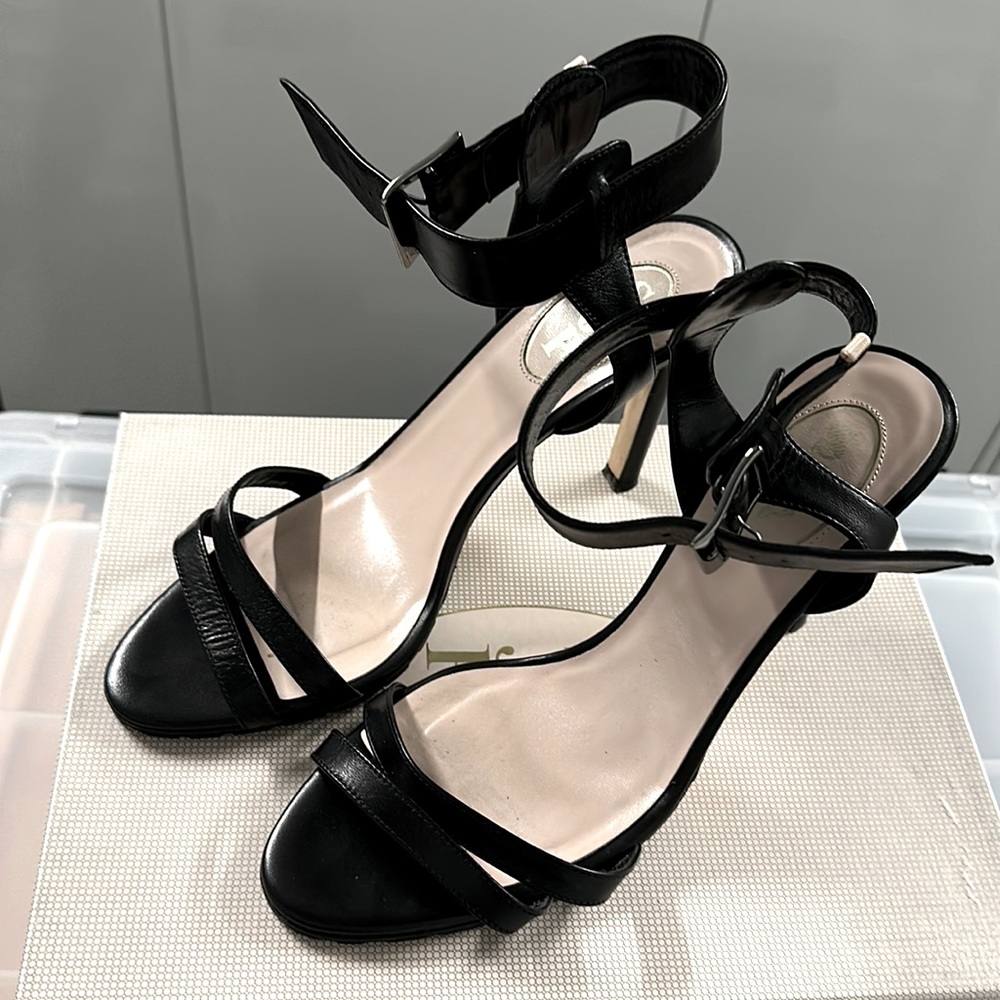 SJP Strappy Bucked Black Leather Scount Sandals, Sz 39 1/2